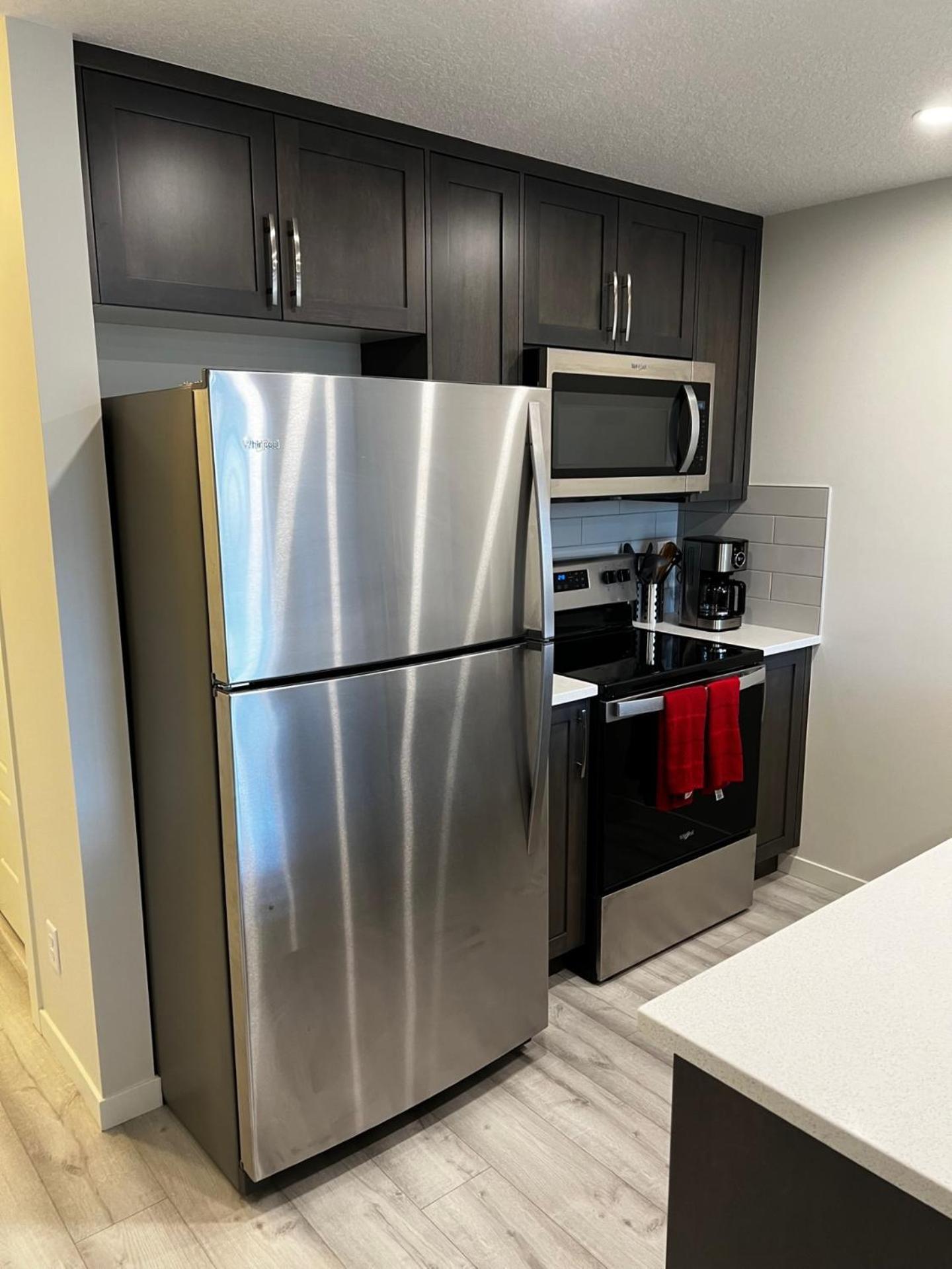 The Waterfront Cozy 1 Bd In Rockland Park, Tuscany Nw Calgary